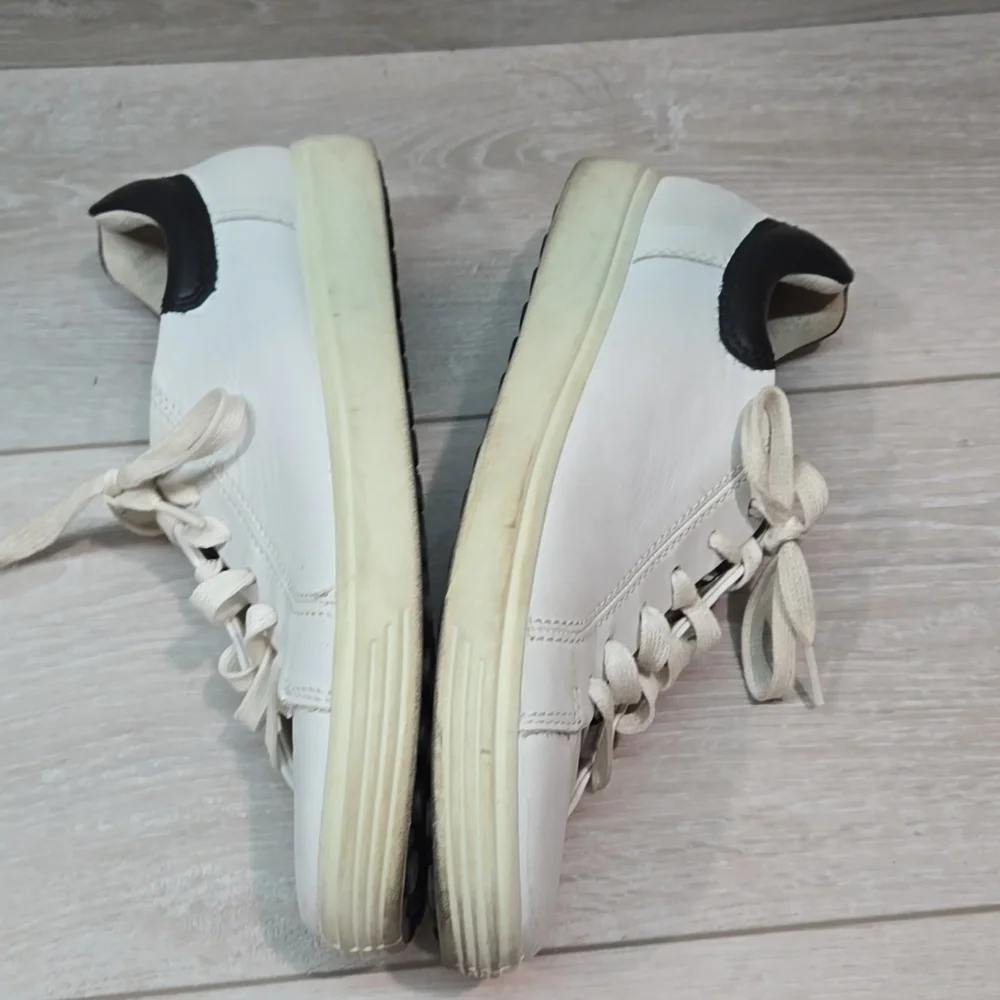Ecco Womens Leather Lop top sneakers shoes sz 40/9-9.5